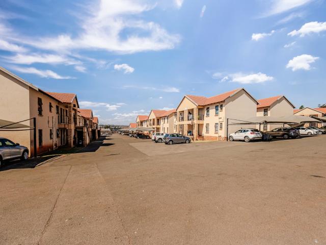 2 Bedroom Apartment in Grobler Park