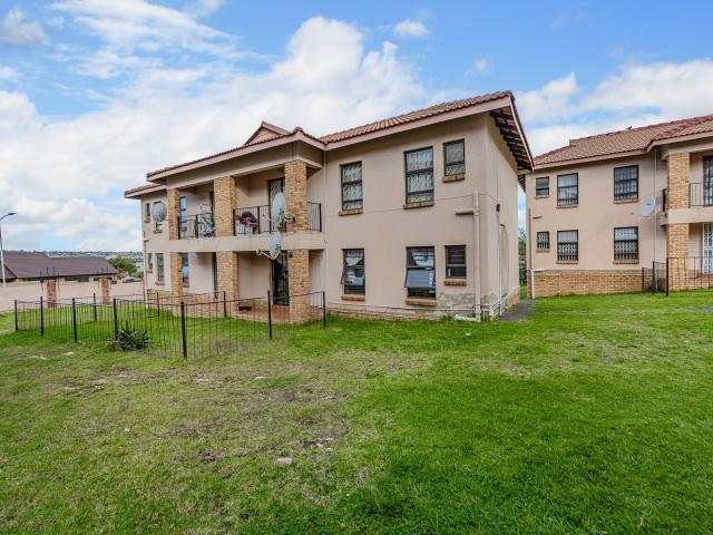 2 Bedroom Apartment in Grobler Park