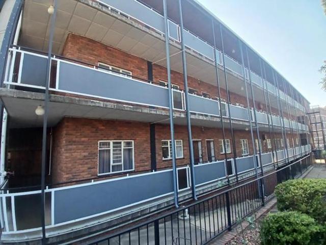 2 Bedroom Apartment in Groenkloof