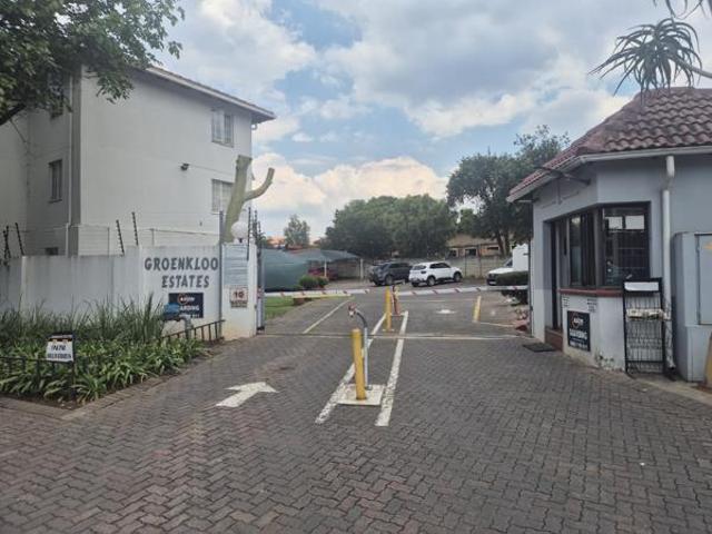 2 Bedroom Apartment in Groenkloof