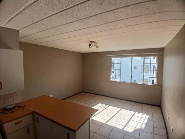 2 Bedroom Apartment in Groenkloof