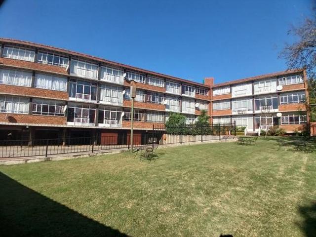 2 Bedroom Apartment in Groenkloof