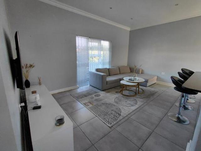 2 Bedroom Apartment in Humewood
