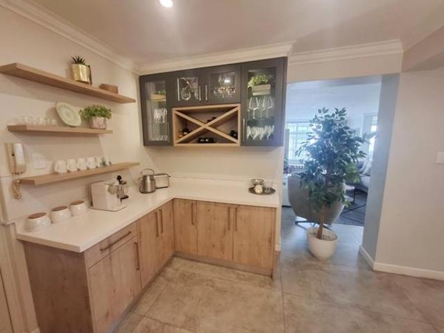 2 Bedroom Apartment in Humewood