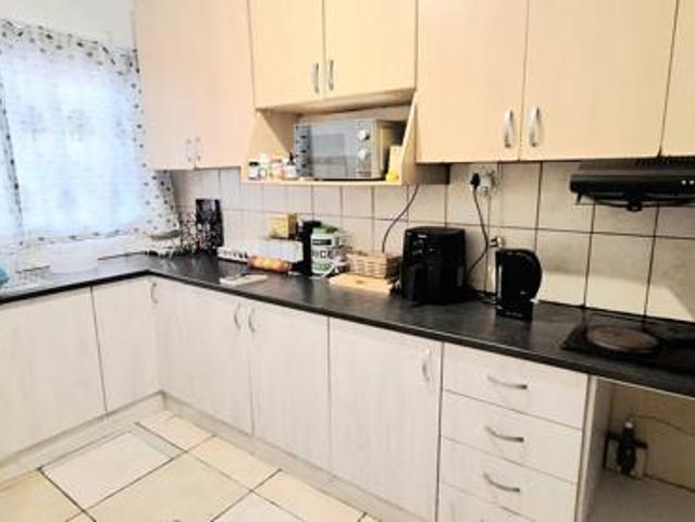 2 Bedroom Apartment in Humewood