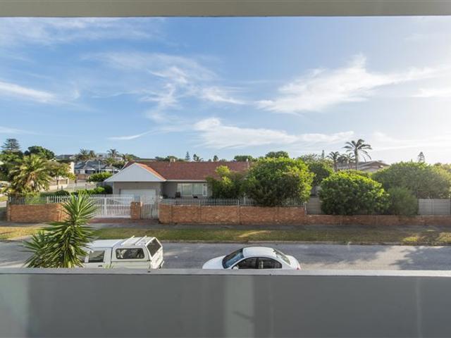 2 Bedroom Apartment in Humewood