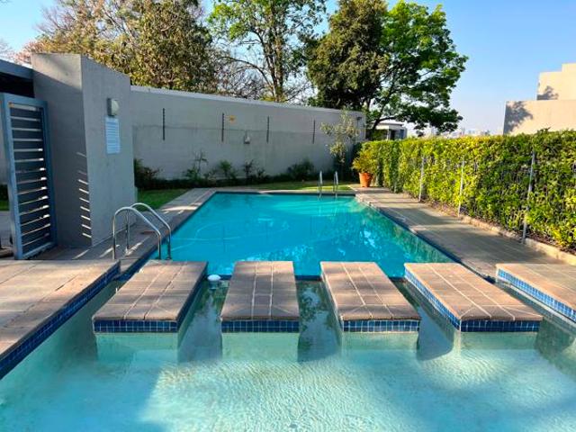 2 Bedroom Apartment in Hurlingham Manor