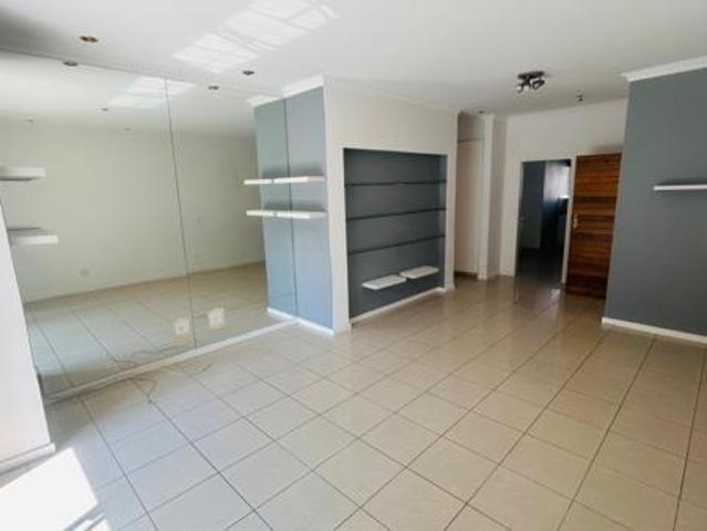 2 Bedroom Apartment in Hyde Park