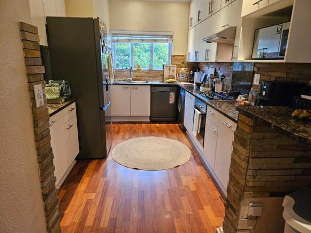 2 Bedroom Apartment in Hyde Park