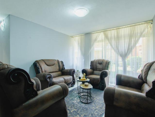2 Bedroom Apartment in Heidelberg Central
