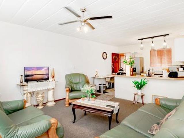 2 Bedroom Apartment in Helderkruin