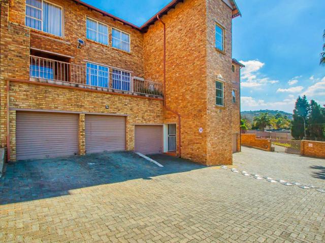 2 Bedroom Apartment in Helderkruin