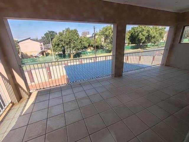 2 Bedroom Apartment in Helderkruin