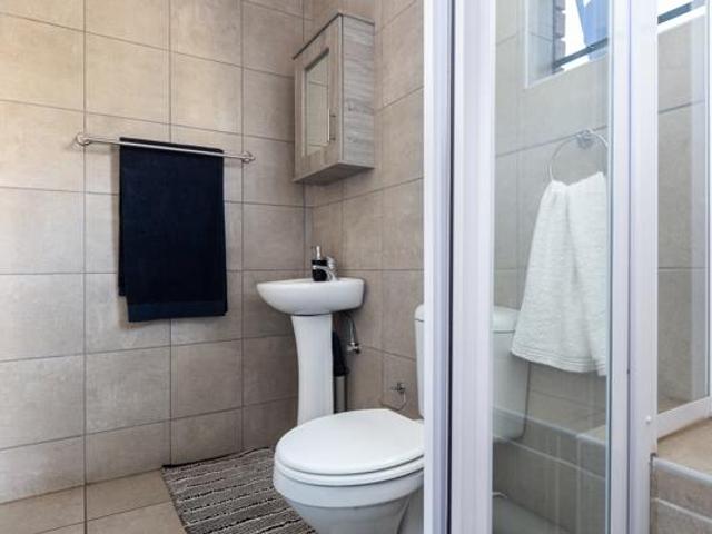 2 Bedroom Apartment in Heuwelsig Estate