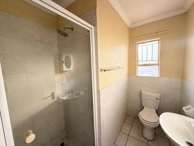 2 Bedroom Apartment in Heuwelsig Estate