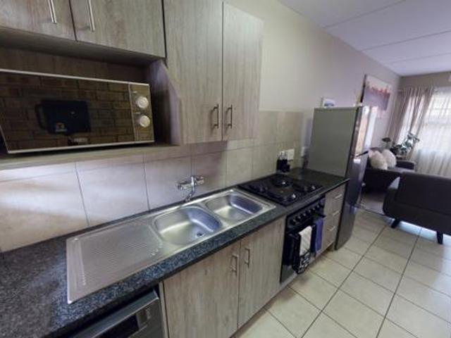 2 Bedroom Apartment in Heuwelsig Estate