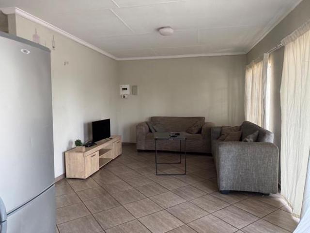 2 Bedroom Apartment in Hoeveld Park
