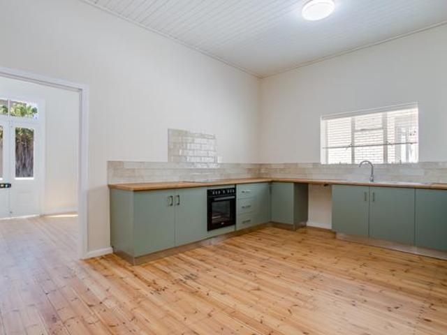 2 Bedroom Apartment in Hoog En Droog