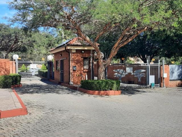 2 Bedroom Apartment in Honeydew Manor