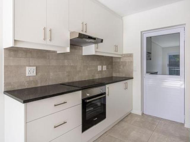 2 Bedroom Apartment in Honeydew Country Estate