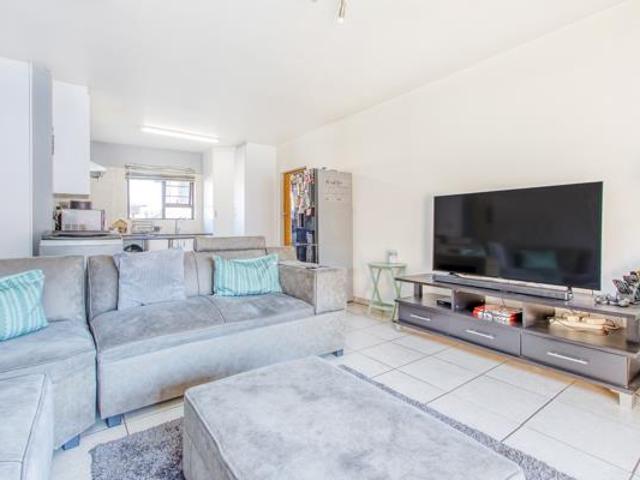 2 Bedroom Apartment in Honeydew