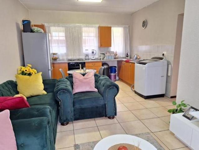 2 Bedroom Apartment in Honeydew