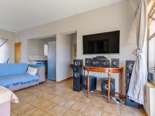 2 Bedroom Apartment in Honeydew