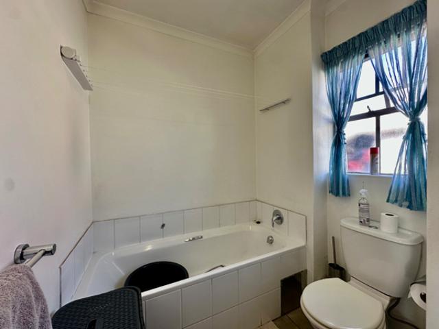 2 Bedroom Apartment in Houghton Estate
