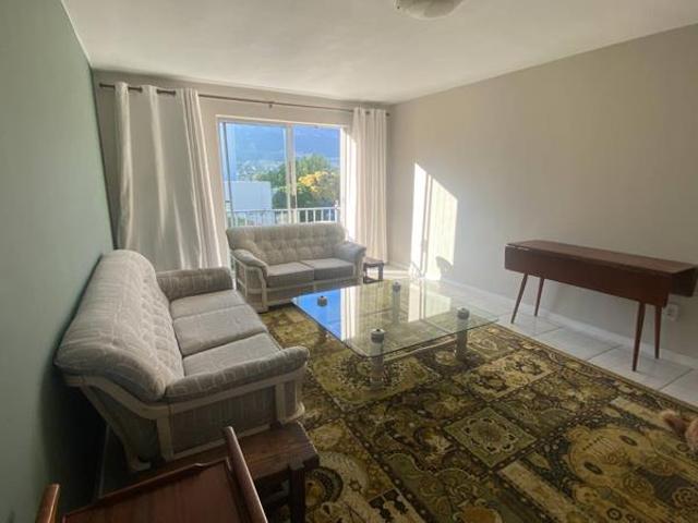 2 Bedroom Apartment in Hout Bay Central