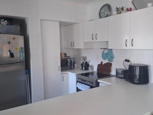2 Bedroom Apartment in Hout Bay Central