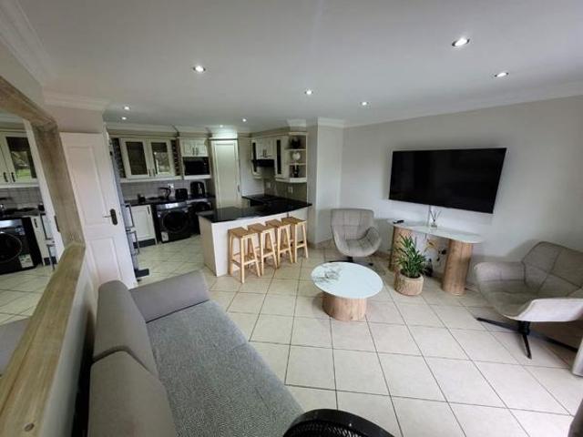 2 Bedroom Apartment in Jeffreys Bay Central