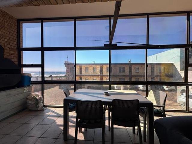 2 Bedroom Apartment in Jeffreys Bay Central