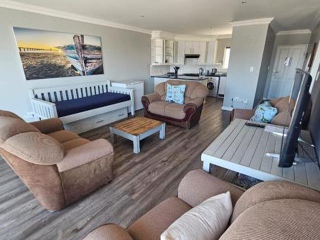 2 Bedroom Apartment in Jeffreys Bay Central