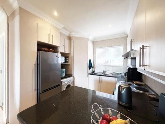 2 Bedroom Apartment in Jeffreys Bay Central