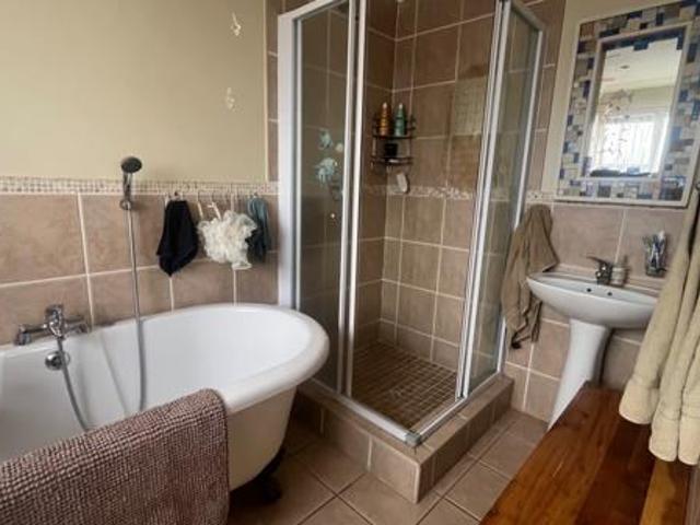 2 Bedroom Apartment in Jeffreys Bay Central
