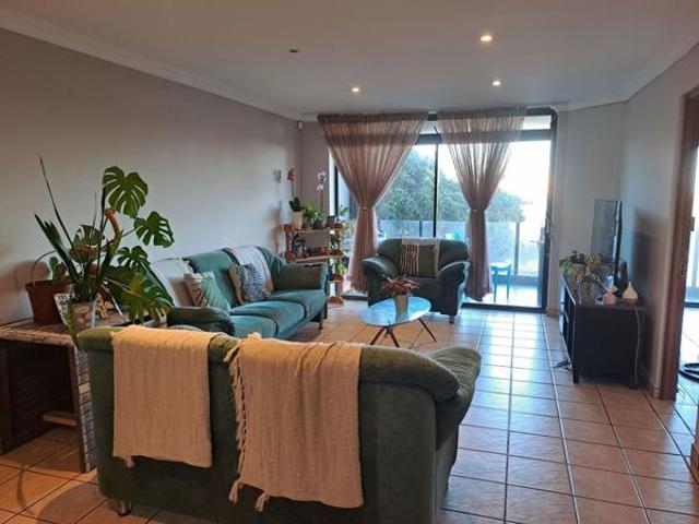 2 Bedroom Apartment in Jeffreys Bay Central