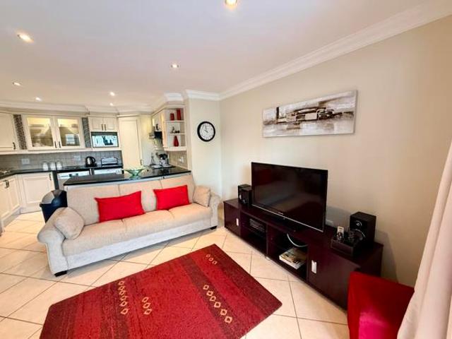 2 Bedroom Apartment in Jeffreys Bay Central