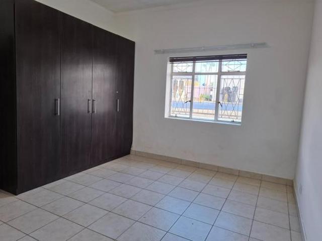2 Bedroom Apartment in Jeffreys Bay Central