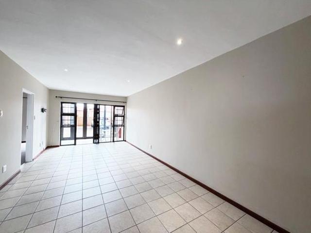 2 Bedroom Apartment in Jeffreys Bay Central