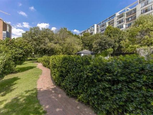 2 Bedroom Apartment in Johannesburg Central