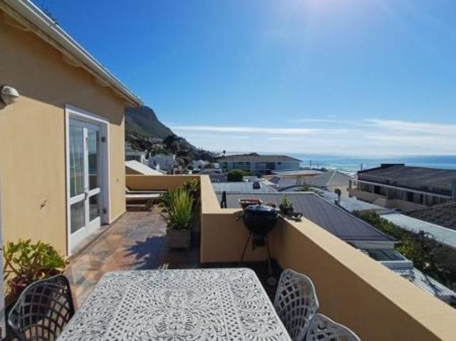 2 Bedroom Apartment in Kalk Bay