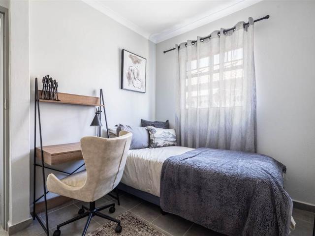 2 Bedroom Apartment in Karen Park