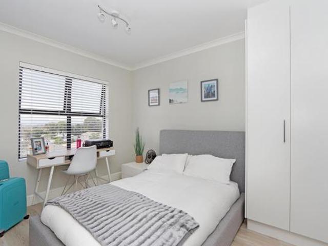 2 Bedroom Apartment in Kenilworth