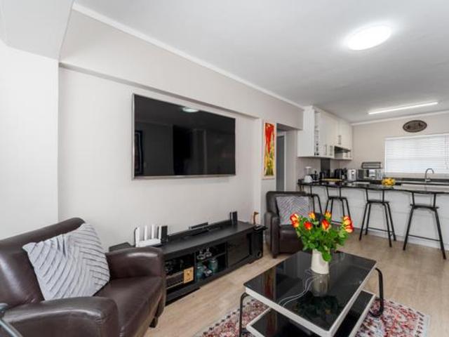 2 Bedroom Apartment in Kenilworth
