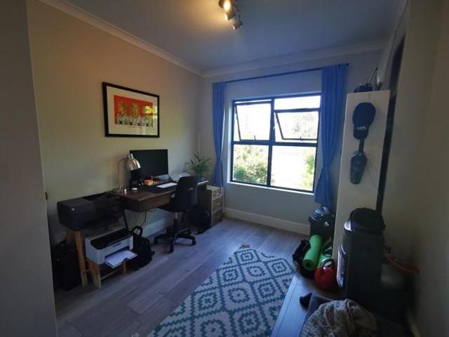 2 Bedroom Apartment in Kenilworth Upper