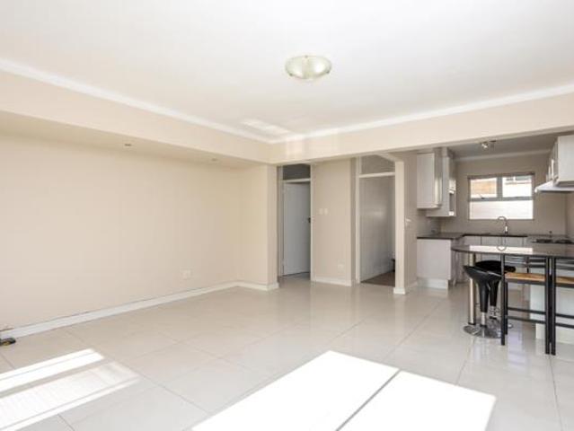 2 Bedroom Apartment in Kenilworth Upper