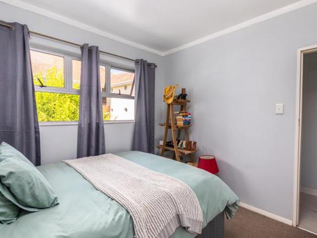 2 Bedroom Apartment in Kenilworth Upper