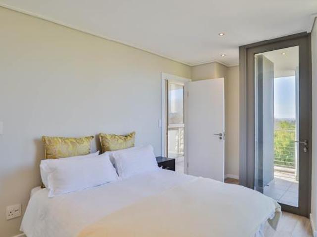 2 Bedroom Apartment in Kenilworth Upper