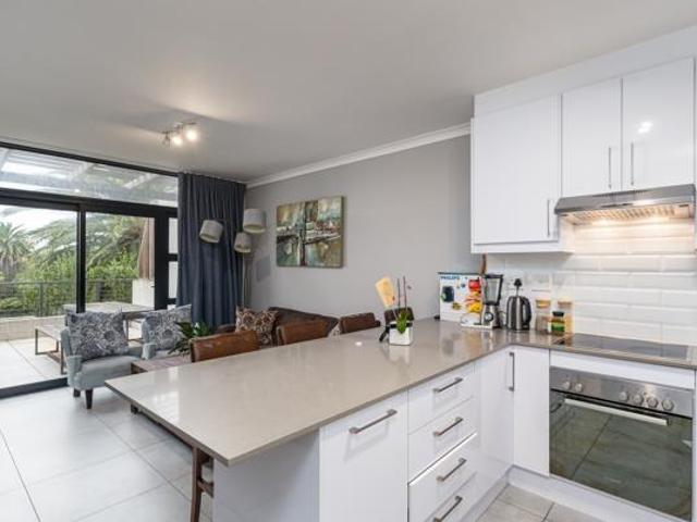 2 Bedroom Apartment in Kenilworth Upper