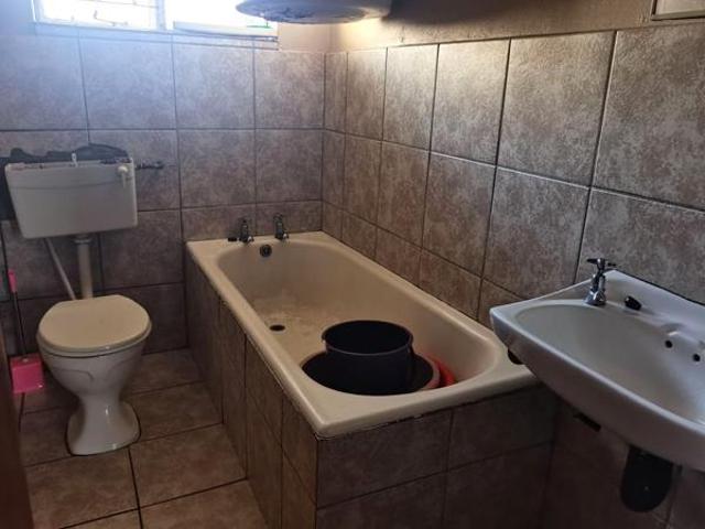 2 Bedroom Apartment in Kensington